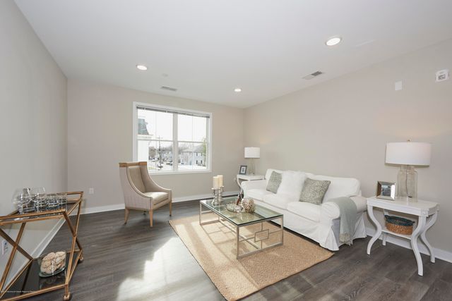 92 Drs James Parker Boulevard 207, Red Bank, NJ 07701