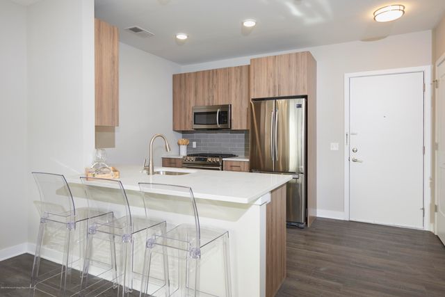 92 Drs James Parker Boulevard 207, Red Bank, NJ 07701