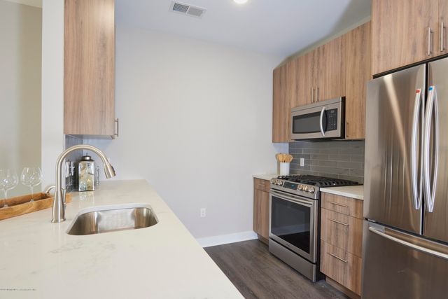 92 Drs James Parker Boulevard 207, Red Bank, NJ 07701