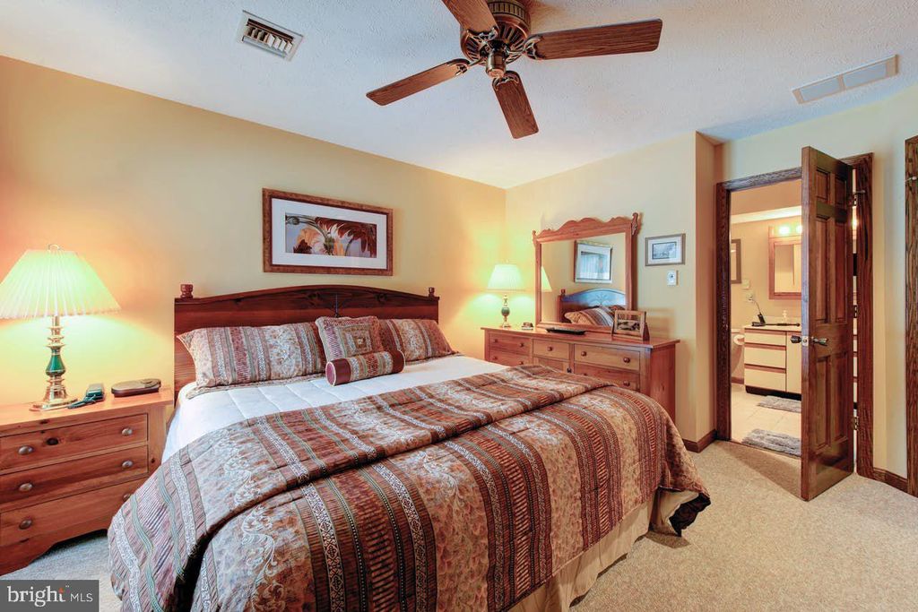 939 GLENDALE RD #19, Oakland, MD 21550
