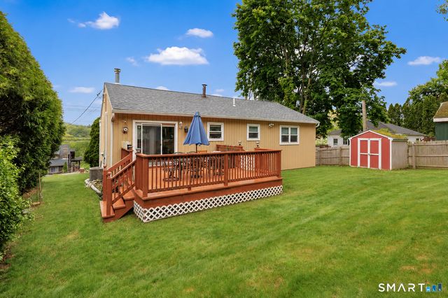 123 River Road, Shelton, CT 06484