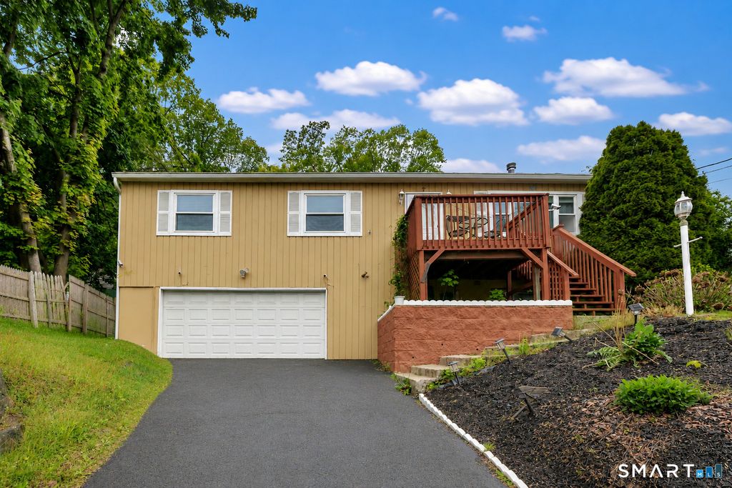 123 River Road, Shelton, CT 06484