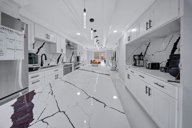 3 Stoddard St, Upton, MA 01568