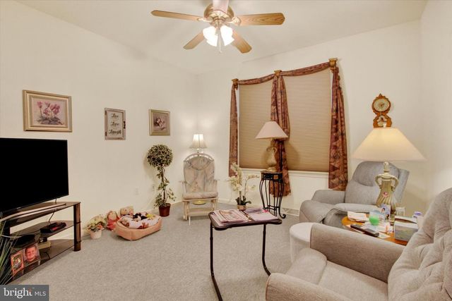 1456 WHEATFIELD DR, York, PA 17408