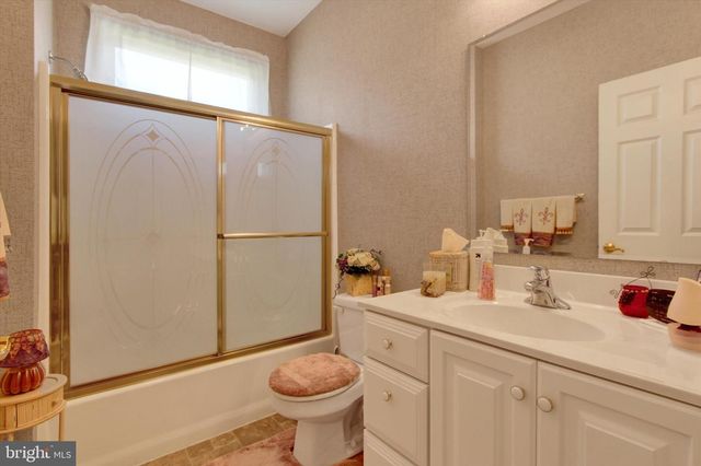 1456 WHEATFIELD DR, York, PA 17408
