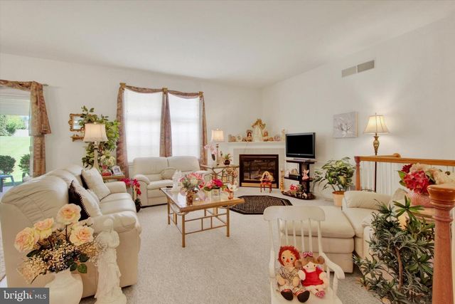 1456 WHEATFIELD DR, York, PA 17408