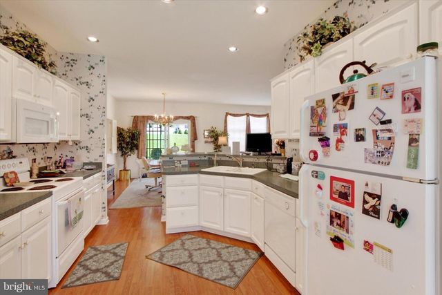 1456 WHEATFIELD DR, York, PA 17408