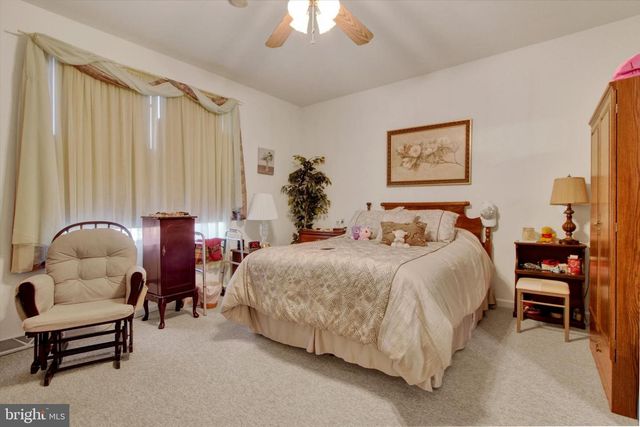 1456 WHEATFIELD DR, York, PA 17408