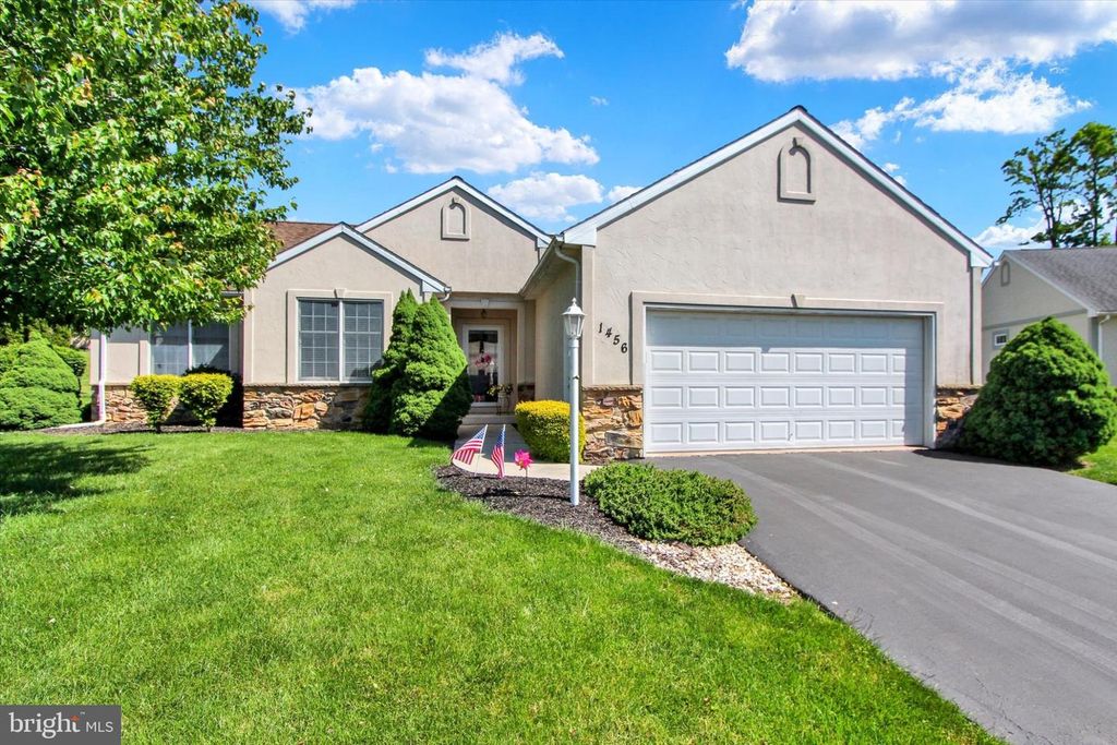 1456 WHEATFIELD DR, York, PA 17408