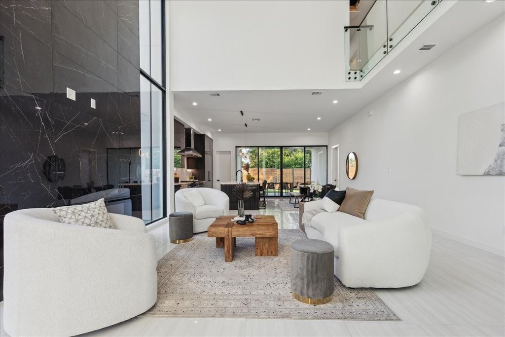 3828 Eaton Drive, Dallas, TX 75220 — exterior