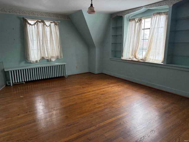 2007 Cedar Street, South Bend, IN 46617