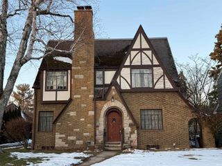 2007 Cedar Street, South Bend, IN 46617