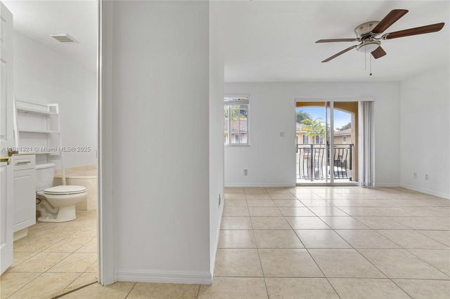 330 SW 2nd Ave 3, Hallandale Beach, FL 33009