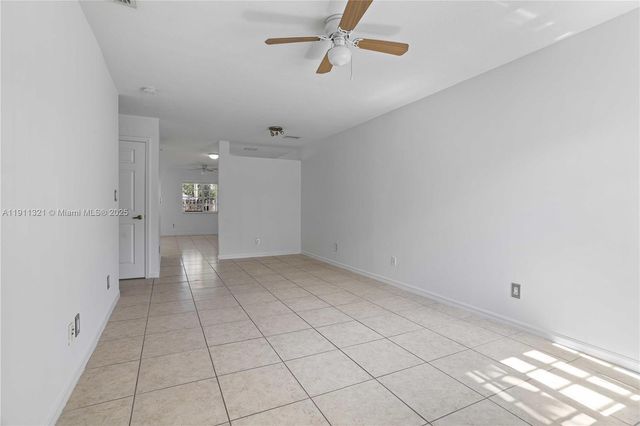 330 SW 2nd Ave 3, Hallandale Beach, FL 33009