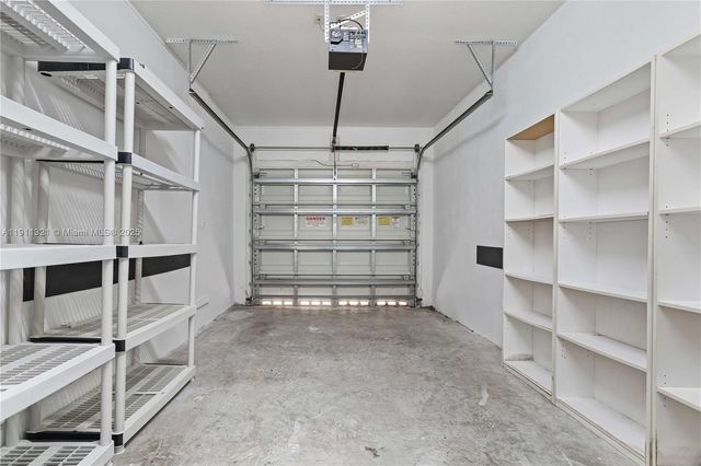 330 SW 2nd Ave 3, Hallandale Beach, FL 33009