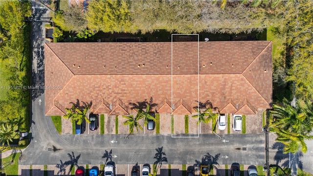 330 SW 2nd Ave 3, Hallandale Beach, FL 33009