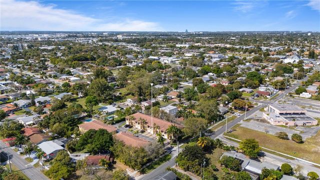 330 SW 2nd Ave 3, Hallandale Beach, FL 33009