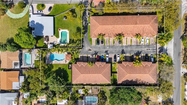 330 SW 2nd Ave 3, Hallandale Beach, FL 33009