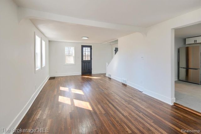 5447 Sitka Street, Burton, MI 48519