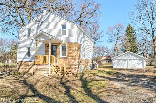 5447 Sitka Street, Burton, MI 48519