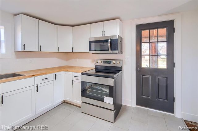 5447 Sitka Street, Burton, MI 48519