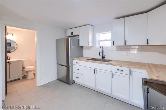5447 Sitka Street, Burton, MI 48519