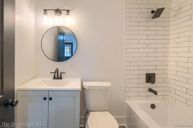 5447 Sitka Street, Burton, MI 48519