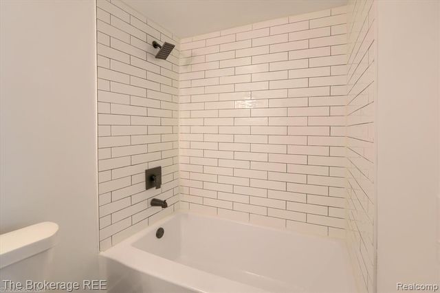 5447 Sitka Street, Burton, MI 48519
