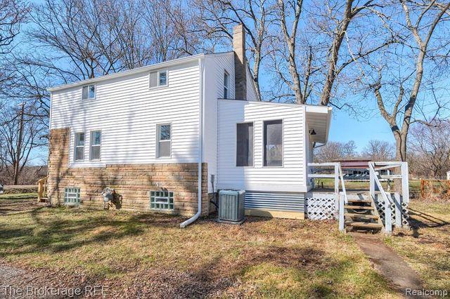 5447 Sitka Street, Burton, MI 48519