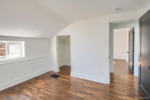 5447 Sitka Street, Burton, MI 48519