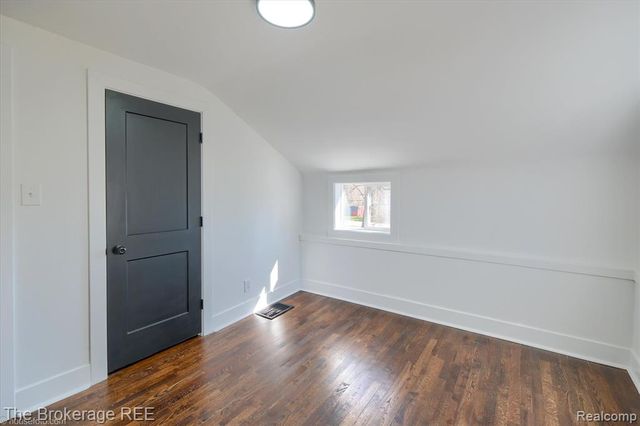 5447 Sitka Street, Burton, MI 48519