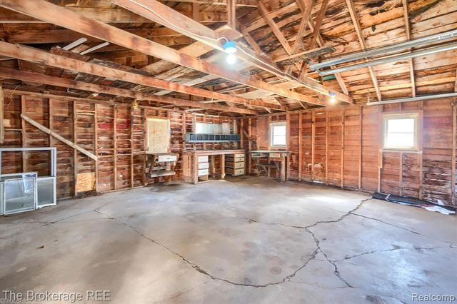 5447 Sitka Street, Burton, MI 48519