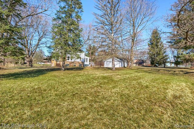 5447 Sitka Street, Burton, MI 48519