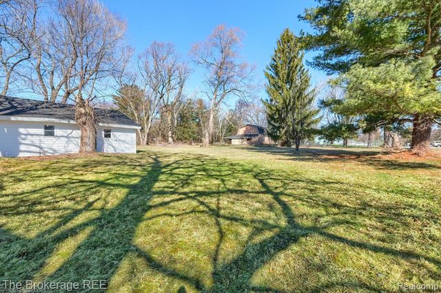 5447 Sitka Street, Burton, MI 48519