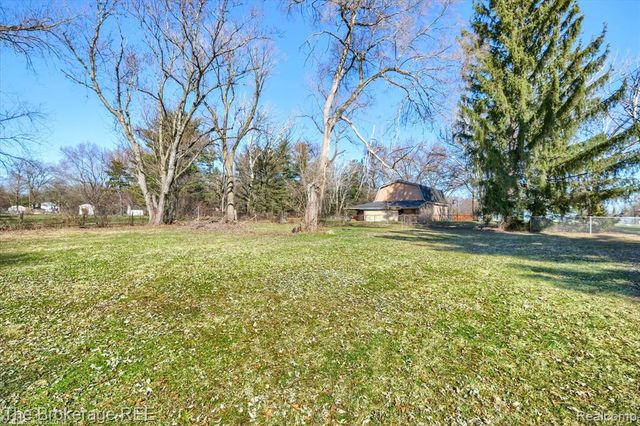 5447 Sitka Street, Burton, MI 48519