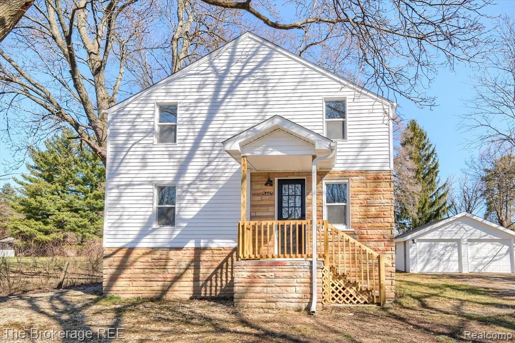 5447 Sitka Street, Burton, MI 48519