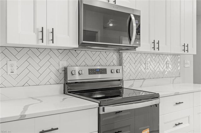 1848 Ballahack RD, Chesapeake, VA 23322