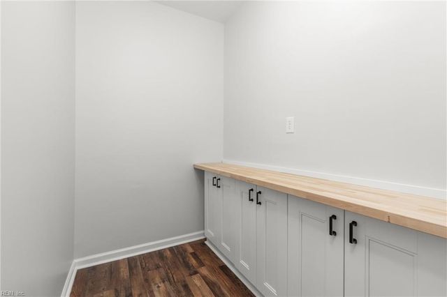 1848 Ballahack RD, Chesapeake, VA 23322