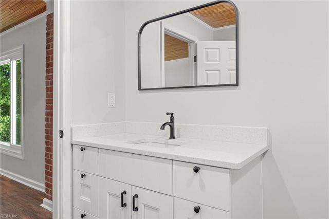 1848 Ballahack RD, Chesapeake, VA 23322