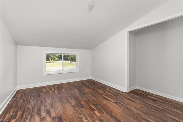 1848 Ballahack RD, Chesapeake, VA 23322