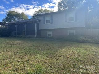 2410 23rd Street NE, Hickory, NC 28601