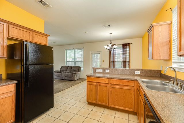 201 N Golden Oak Drive, Texas City, TX 77591