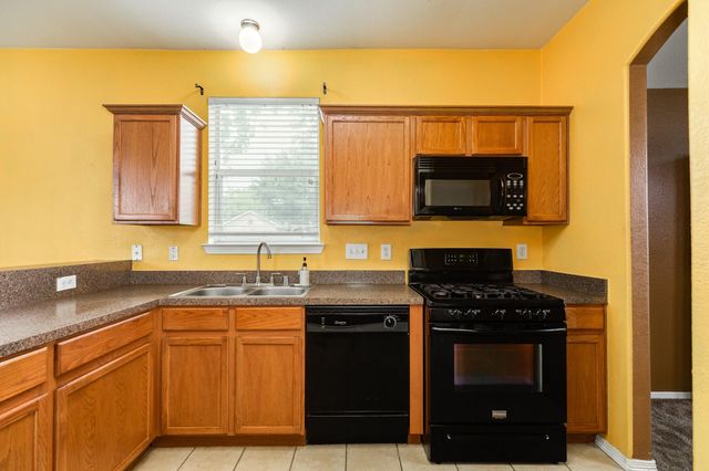 201 N Golden Oak Drive, Texas City, TX 77591