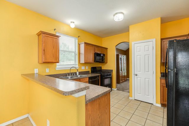 201 N Golden Oak Drive, Texas City, TX 77591