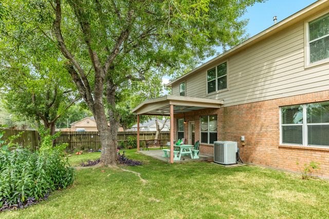 201 N Golden Oak Drive, Texas City, TX 77591