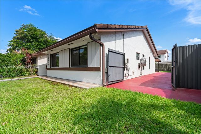 13522 SW 62nd St H-W, Miami, FL 33183