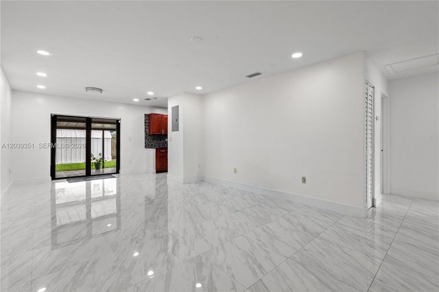 13522 SW 62nd St H-W, Miami, FL 33183