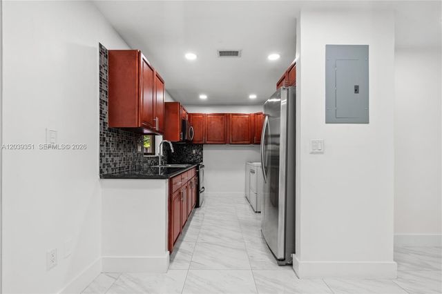 13522 SW 62nd St H-W, Miami, FL 33183