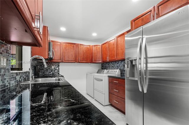 13522 SW 62nd St H-W, Miami, FL 33183