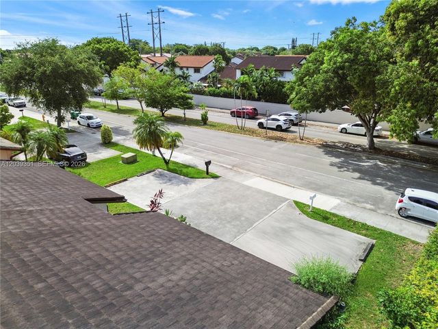 13522 SW 62nd St H-W, Miami, FL 33183